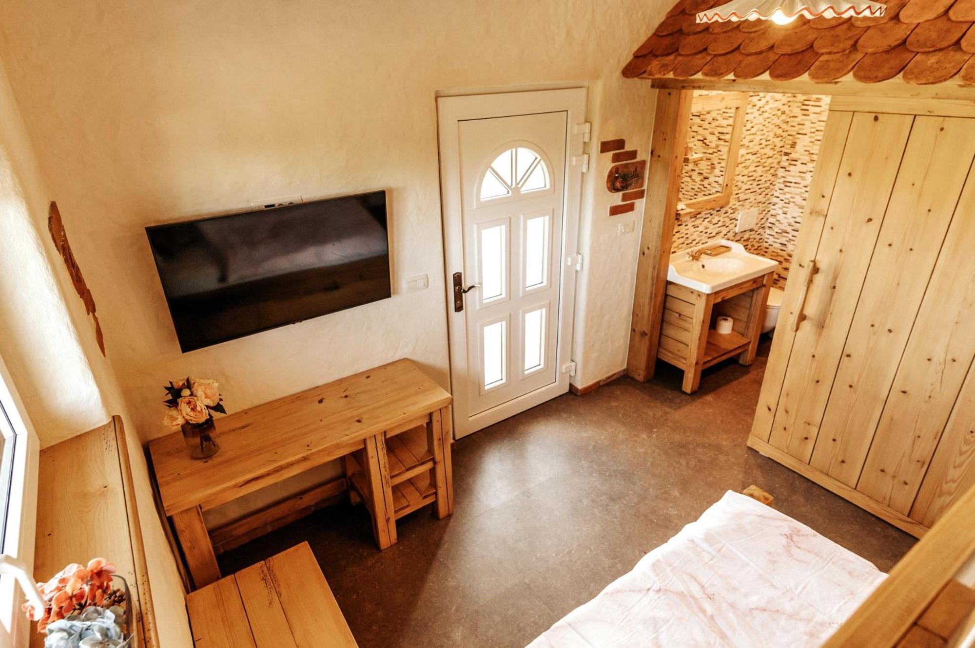 Gostilnica Orle - Sleeping In The Tower Hotel Skofljica Exterior photo