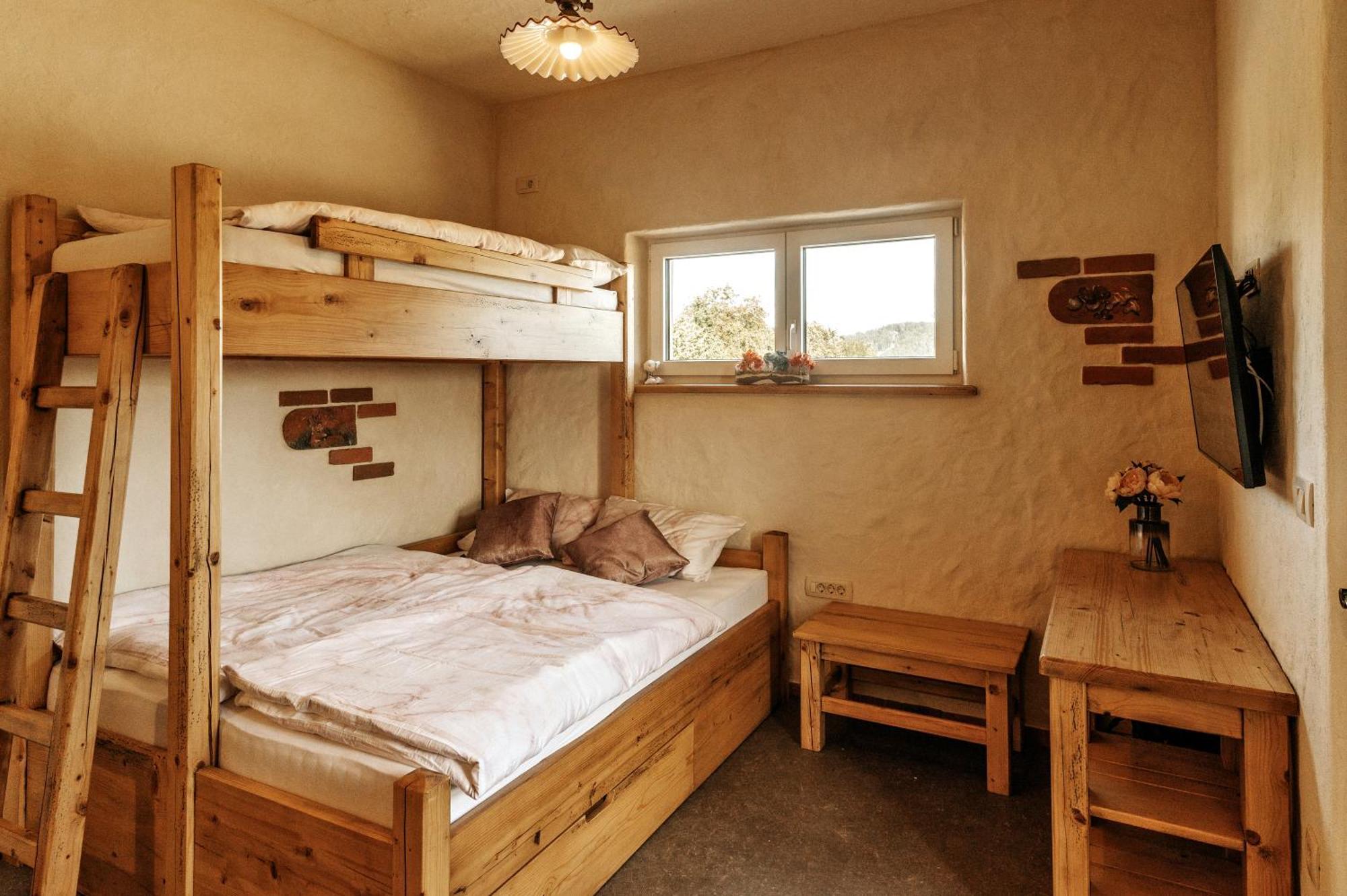 Gostilnica Orle - Sleeping In The Tower Hotel Skofljica Exterior photo