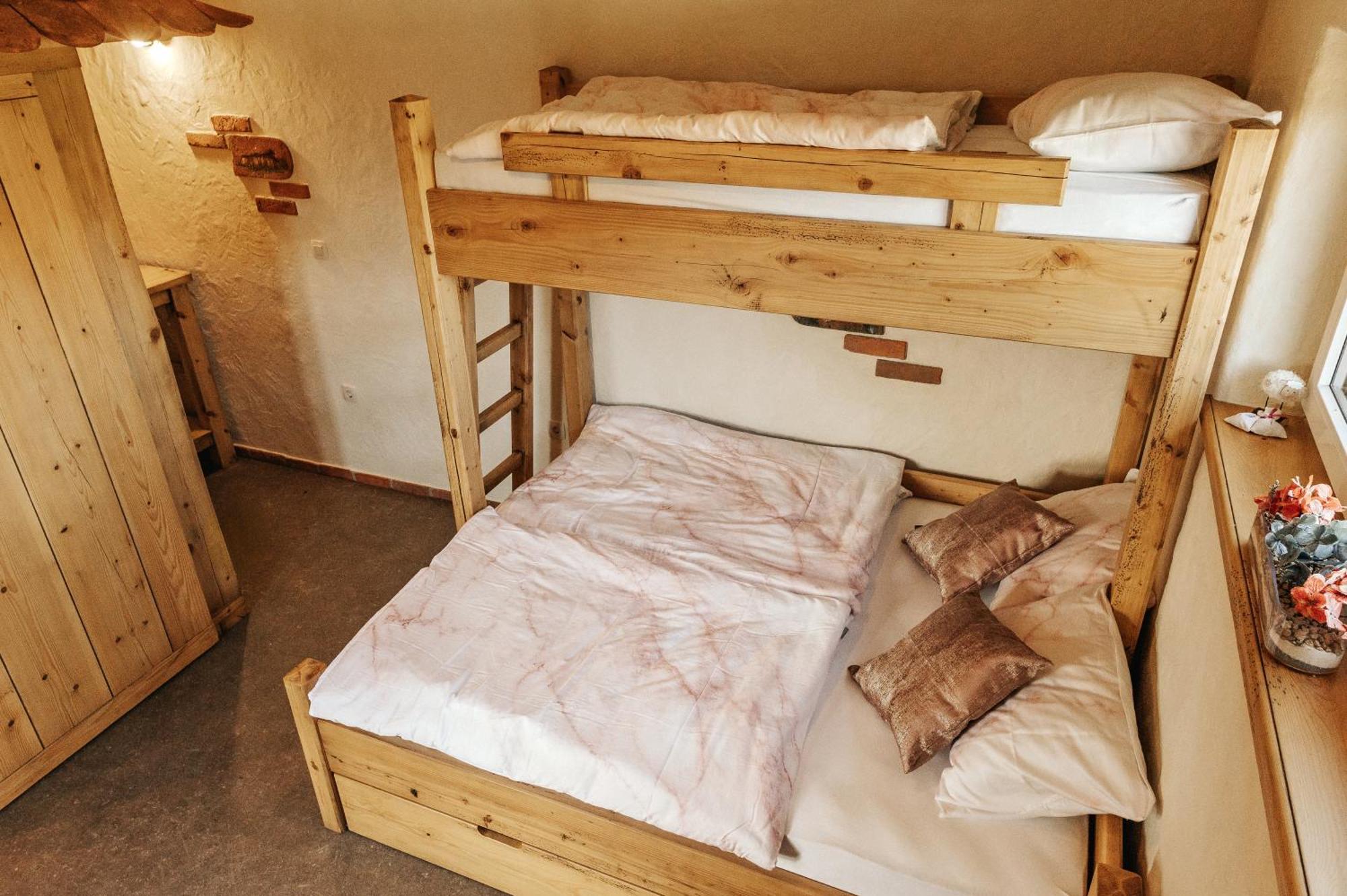 Gostilnica Orle - Sleeping In The Tower Hotel Skofljica Exterior photo
